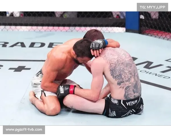 桑德哈根自信防摔能力，称乌马尔摔跤强于梅拉布