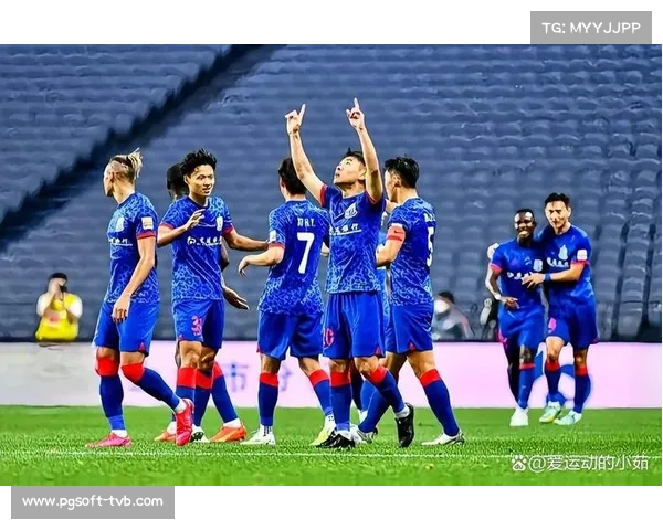 津门虎门将闫炳良开球失误，特谢拉吊射险破门