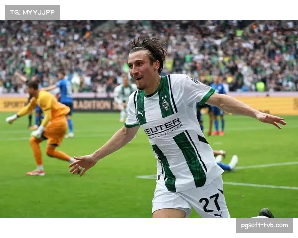 官方:门兴格拉德巴赫宣布与主帅塞瓦内续约至2028年 官方:门兴格拉德巴赫宣布与主帅塞瓦内续约至2028年